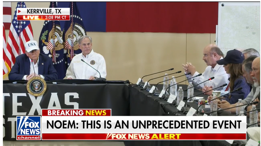 TT Trump và đệ nhất phu nhân thương tiếc những trẻ em thiệt mạng trong trận lũ lụt ở Texas, ca ngợi những nhân viên cấp cứu đầu tiên tại hội nghị bàn tròn ở Kerrville